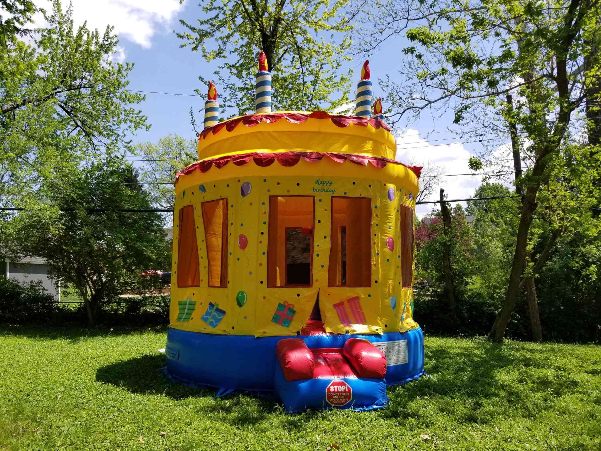 bouncing house rental in St. Louis
